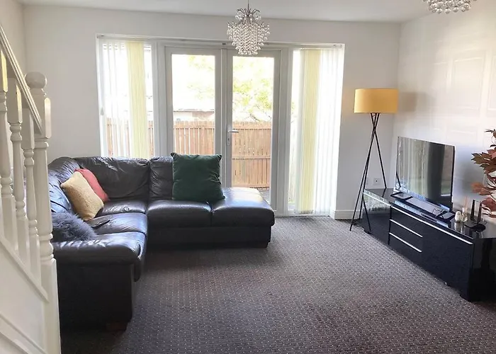 Lovelyhome4 Family & Contractors Leeds