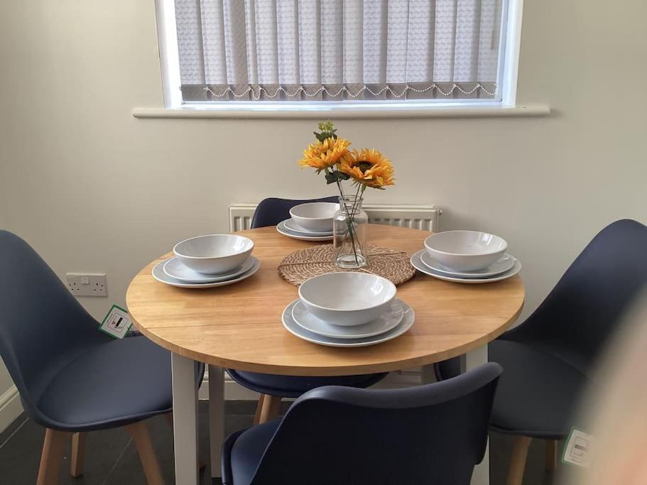 Lovelyhome4 Family & Contractors Leeds Holiday home